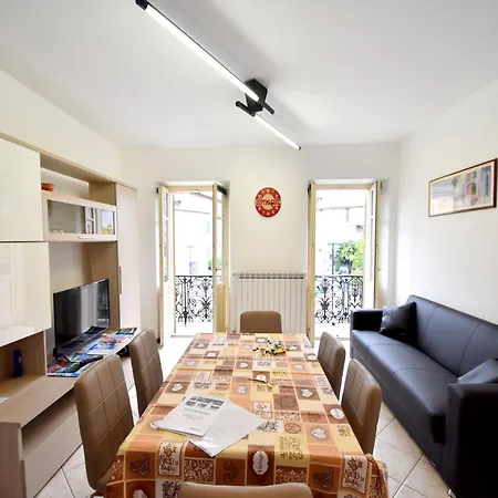 Apartment In Pallanza Near Lake Maggiore, Cleaning Included Casa de Férias