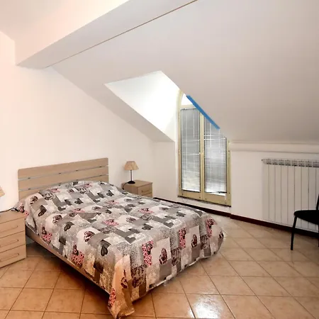 Apartment In Pallanza Near Lake Maggiore, Cleaning Included Hébergement de vacances Verbania